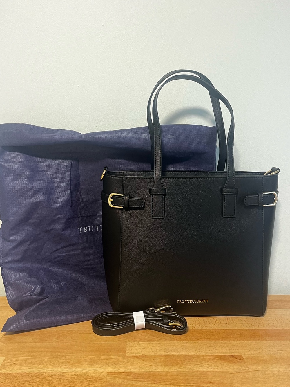 Tru Trussardi 76BTS16 Women Black Leather Large Shopping Tote Bag LN Gold Tone
